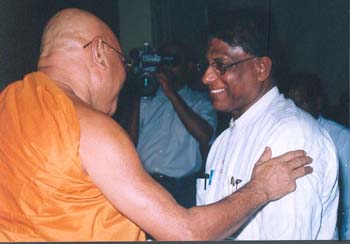 2003.01 04 - Akta Patra Pradanaya ( credential ceremony) at citi hall in Kurunegala about The C20.jpg
